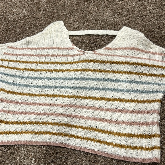 !RARELY WORN! Juniors cropped knitted sweater - Picture 4 of 5